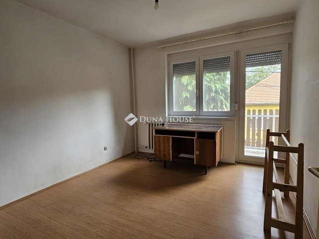 Eladó családi ház, Pécsett 125 M Ft, 7 szobás