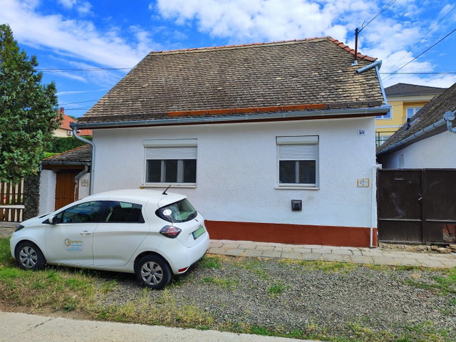 Eladó családi ház, Szekszárdon, Bethlen Gábor utcában 22 M Ft