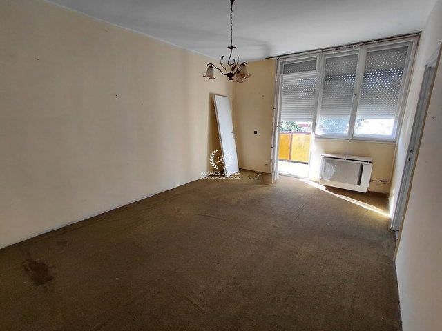 Eladó téglalakás, Ózdon, Lehel Vezér úton 10.5 M Ft, 1 szobás