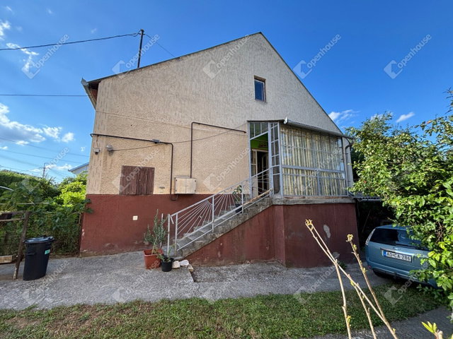 Eladó családi ház, Kaposváron 39.9 M Ft, 4 szobás