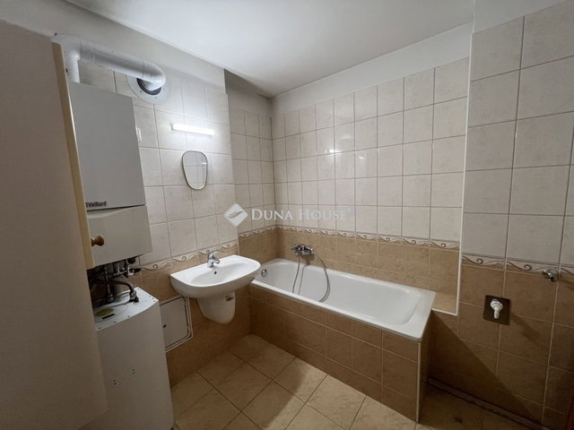 Eladó téglalakás, Zalaegerszegen 39 M Ft, 2 szobás