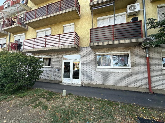Eladó téglalakás, Nyíregyházán 27.99 M Ft, 1+1 szobás