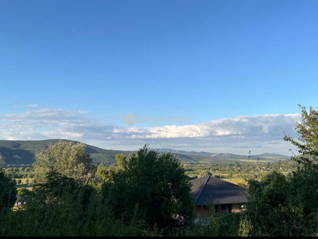 Eladó családi ház, Esztergomban 138 M Ft, 4 szobás