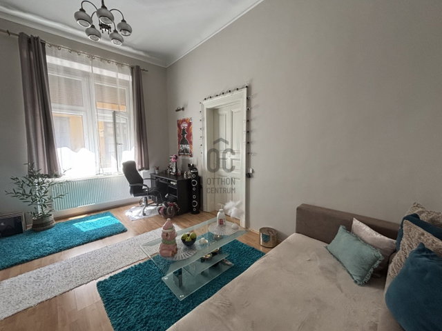 Eladó téglalakás, Budapesten, VI. kerületben 84.9 M Ft, 2 szobás
