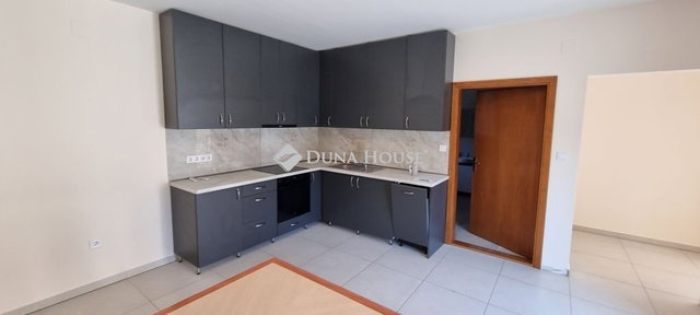 Eladó családi ház, Nagykőrösön 74.99 M Ft, 3 szobás
