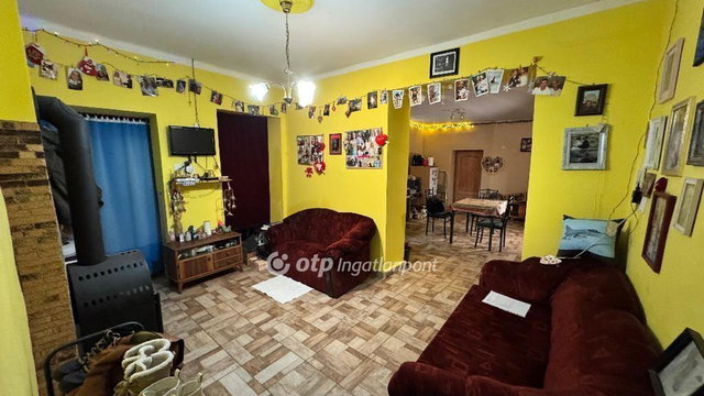 Eladó családi ház, Marcaltőn 20.9 M Ft, 4 szobás