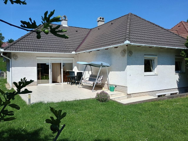 Eladó családi ház, Balatonvilágoson 124.26 M Ft, 3+1 szobás