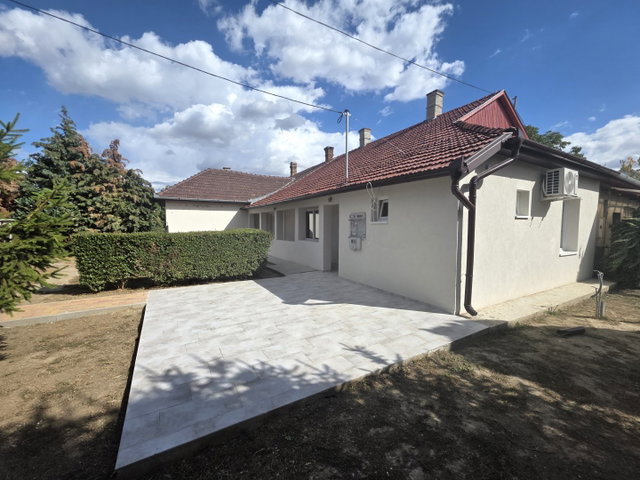 Eladó családi ház, Tokajban 49.9 M Ft, 2 szobás