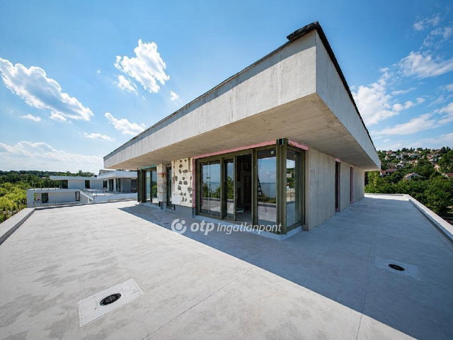 Eladó nyaraló, Balatonalmádiban 260 M Ft, 3 szobás