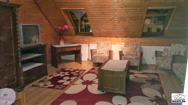 Eladó családi ház, Szolnokon 120 M Ft, 3+4 szobás
