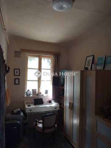 Eladó családi ház, Pécsett 74.9 M Ft, 5 szobás