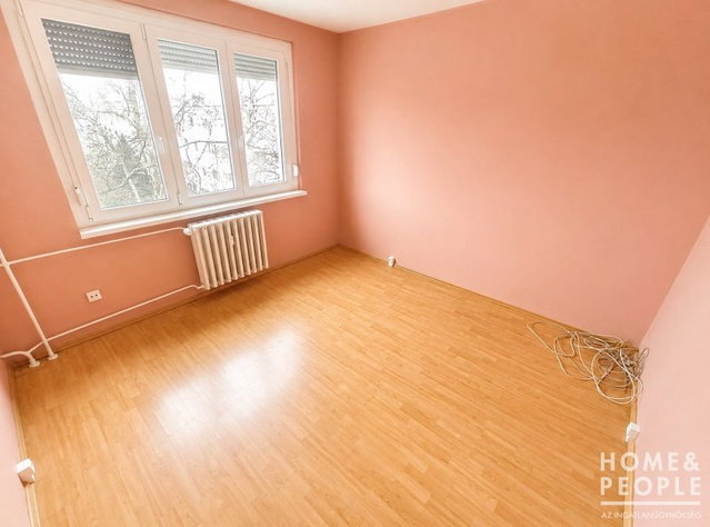 Eladó téglalakás, Szegeden 49.99 M Ft, 2 szobás