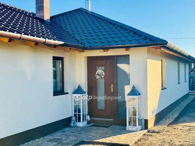 Eladó családi ház, Debrecenben 65 M Ft, 3 szobás