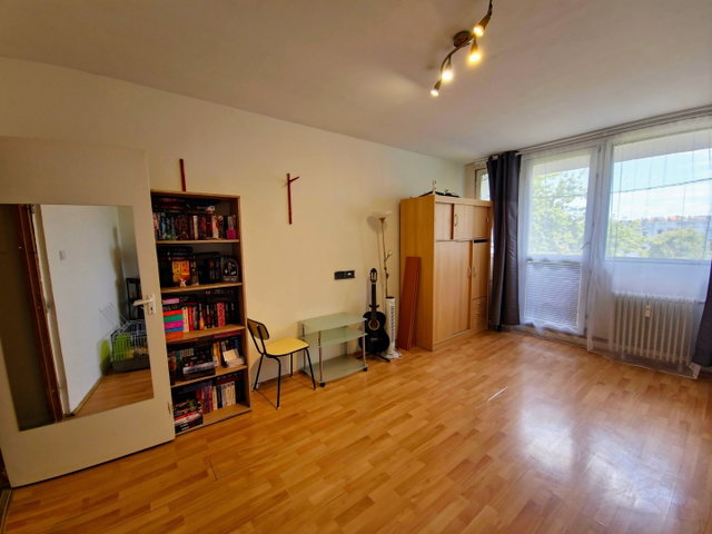 Eladó panellakás, Komlón 19.4 M Ft, 2 szobás