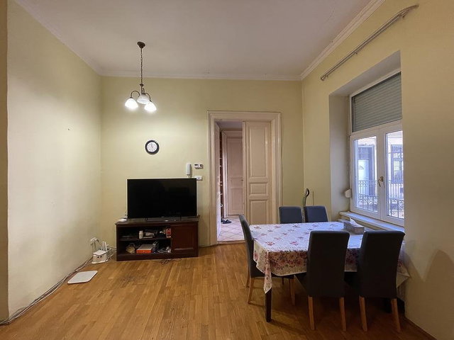 Eladó téglalakás, Budapesten, VI. kerületben, Aradi utcában