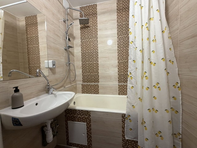 Kiadó panellakás, albérlet, Debrecenben 250 E Ft / hó, 3 szobás