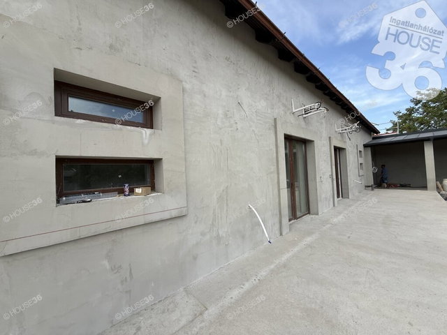 Eladó téglalakás, Nagykőrösön 81 M Ft, 5 szobás