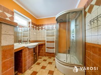 Eladó családi ház, Velencén 160 M Ft, 13+1 szobás