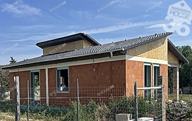 Eladó családi ház, Kecskeméten 81.6 M Ft, 4 szobás