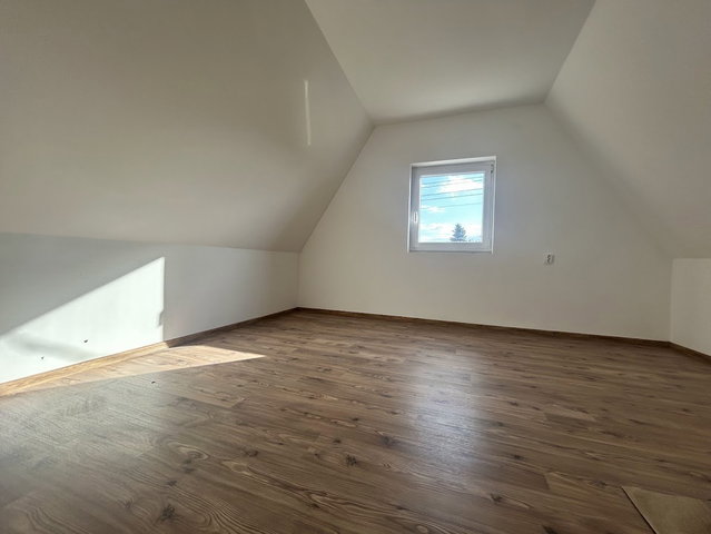 Eladó családi ház, Csornán 43.6 M Ft, 2 szobás