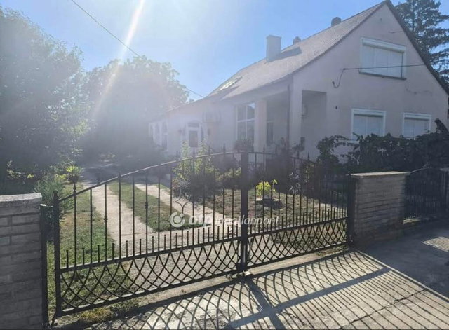 Eladó családi ház, Lippón 65 M Ft, 4 szobás