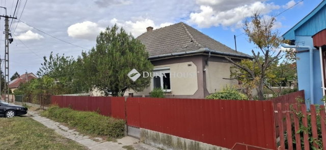 Eladó családi ház, Sárbogárdon 26.5 M Ft, 4 szobás