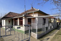Eladó családi ház