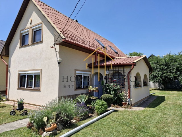 Eladó családi ház, Szántódon 135 M Ft, 3 szobás