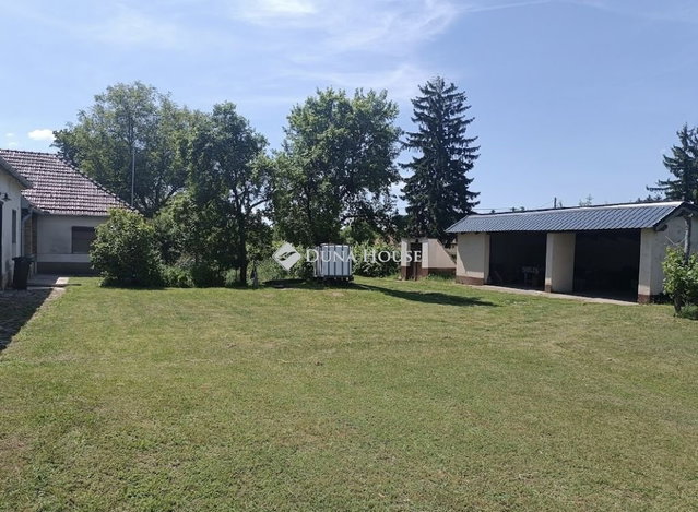 Eladó családi ház, Mezőkomáromban 39.9 M Ft, 4 szobás