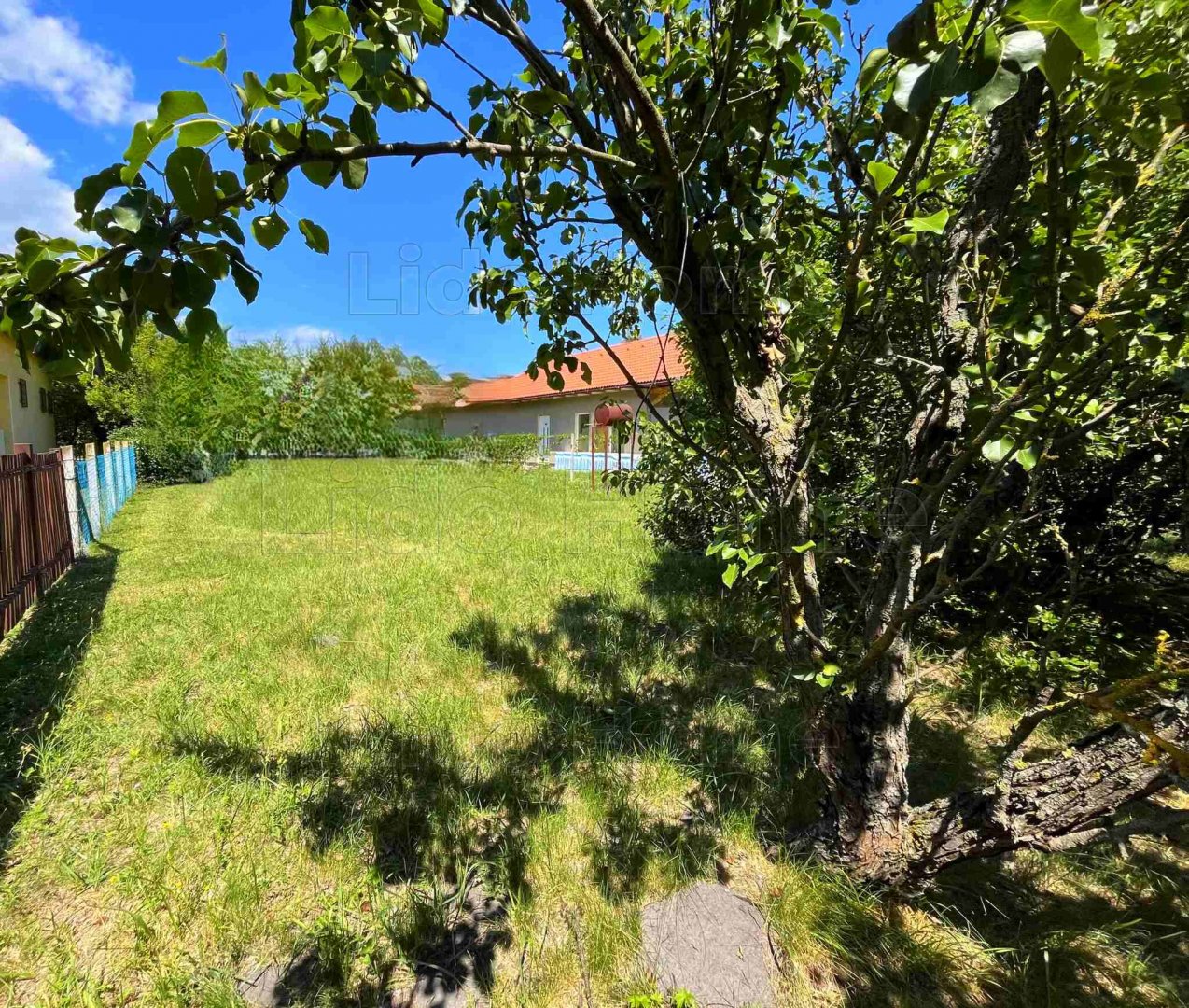 1318 m² · 27.000.000 Ft
