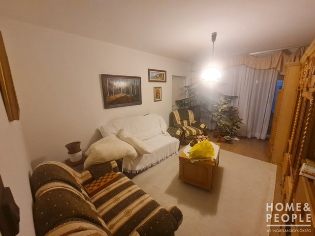 Eladó téglalakás, Hódmezővásárhelyen 36.5 M Ft, 2+1 szobás