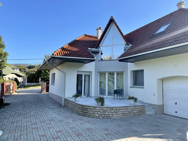 Eladó családi ház, Vértesszőlősön 165 M Ft, 4 szobás