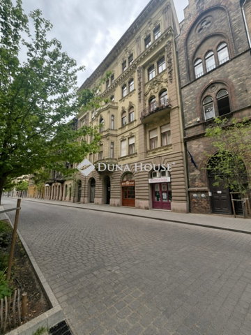 Eladó téglalakás, Budapesten, VIII. kerületben 84.9 M Ft