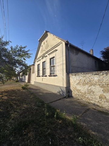 Eladó családi ház, Garán 13 M Ft, 3+1 szobás
