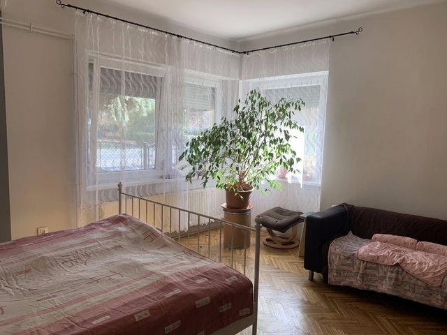 Eladó családi ház, Vecsésen 176.9 M Ft, 4 szobás