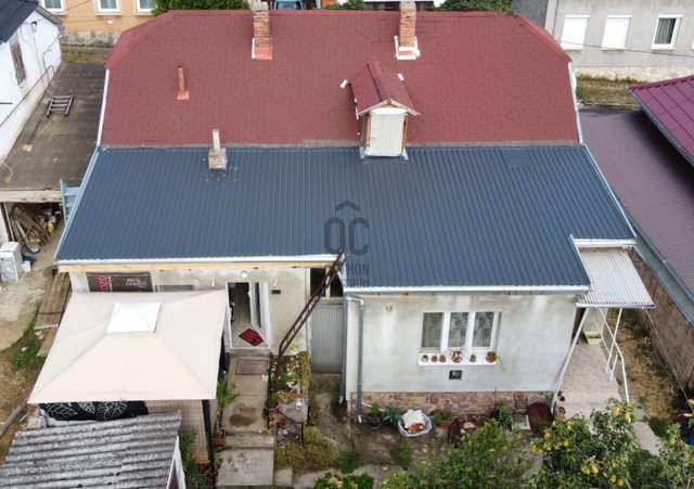 Eladó ikerház, Pécsett 48 M Ft, 4 szobás / költözzbe.hu