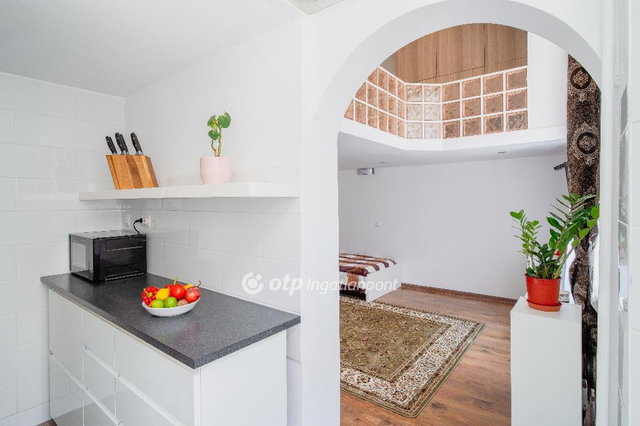 Eladó téglalakás, Budapesten, VIII. kerületben 44.9 M Ft