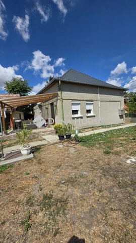 Eladó családi ház, Újszászon 25.5 M Ft, 3 szobás