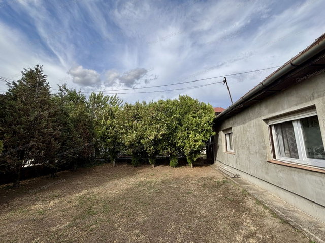 Eladó családi ház, Vecsésen 67.9 M Ft, 3 szobás