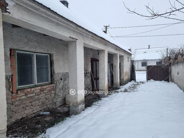 Eladó családi ház, Bébén 7.59 M Ft, 3 szobás