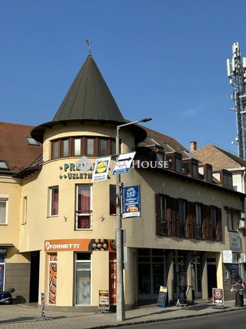 Eladó üzlethelyiség, Balatonbogláron, Szabadság utcában