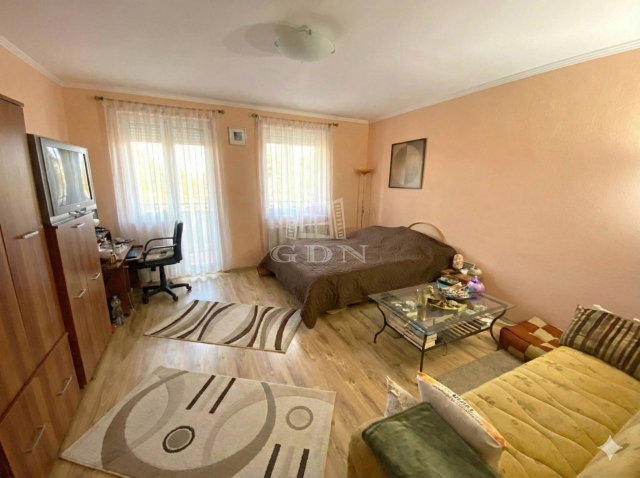 Eladó téglalakás, Budapesten, XV. kerületben 64 M Ft, 1 szobás