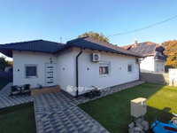 Eladó családi ház, Százhalombattán 109.9 M Ft, 3 szobás