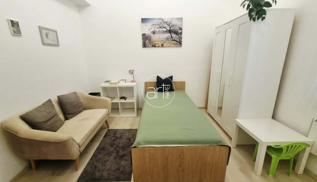 Eladó téglalakás, Szegeden, Közép fasoron 54.9 M Ft, 2 szobás