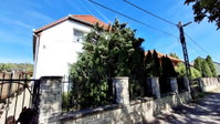Eladó családi ház, Pécsett 129.99 M Ft, 5 szobás