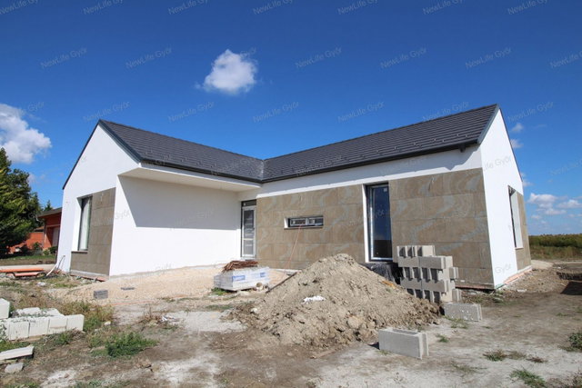 Eladó családi ház, Győrzámolyon 149.99 M Ft, 5 szobás