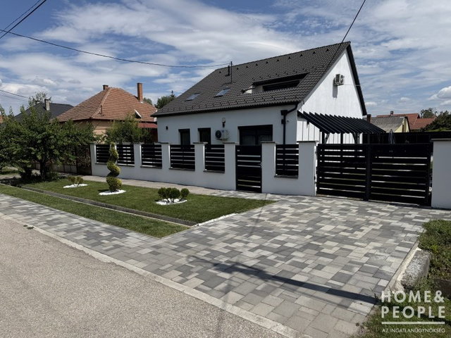 Eladó családi ház, Szegeden 199 M Ft, 5+2 szobás