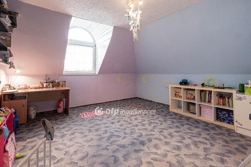 7 bed · 400m² · 149.999.000 ft