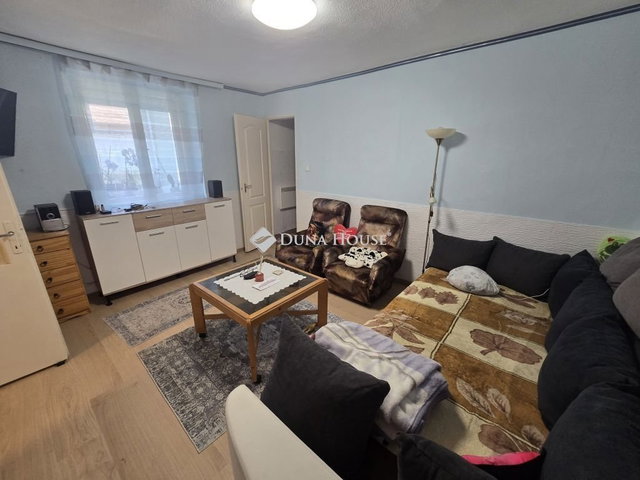 Eladó családi ház, Lajoskomáromban 20.5 M Ft, 2 szobás