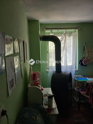 Eladó családi ház, Cikón 20 M Ft, 4 szobás